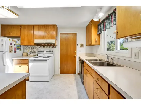 85578 Jasper Park Road Pleasant Hill OR 97455