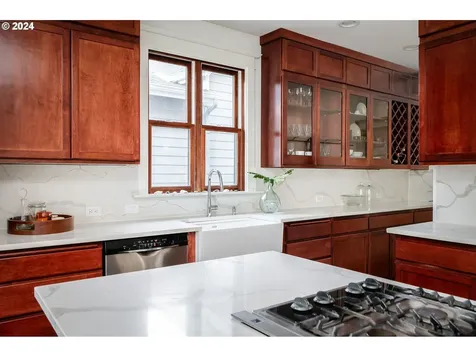 862 NE Market Drive Fairview OR 97024