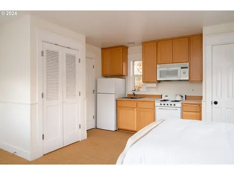 862 NE Market Drive Fairview OR 97024
