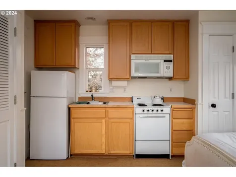 862 NE Market Drive Fairview OR 97024