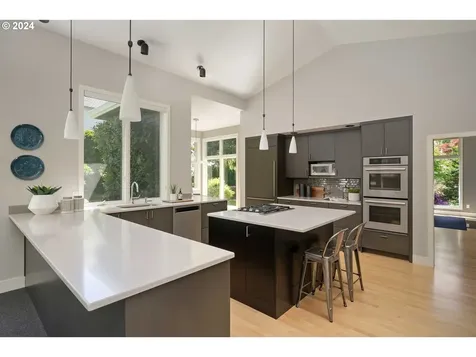 3708 Sw Shattuck Road Portland OR 97221