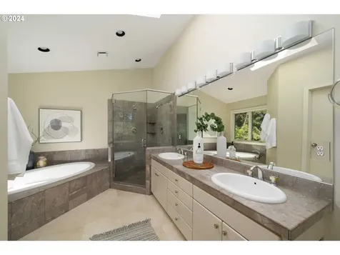 3708 Sw Shattuck Road Portland OR 97221