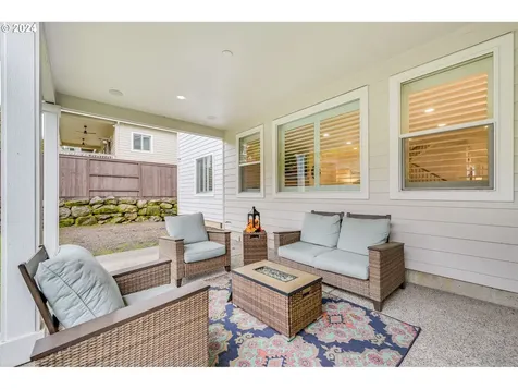 937 W Magnolia Loop Washougal WA 98671