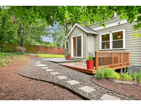 9233 Sw 29th Avenue Portland OR 97219