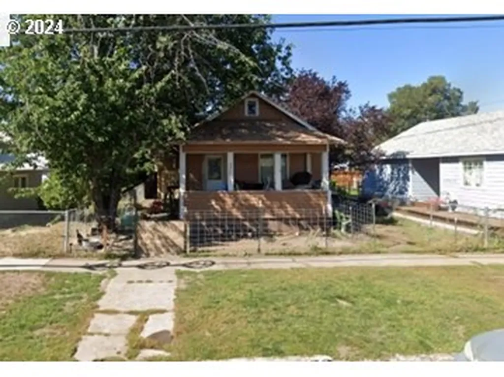 2002 N Greenwood Street La Grande OR 97850