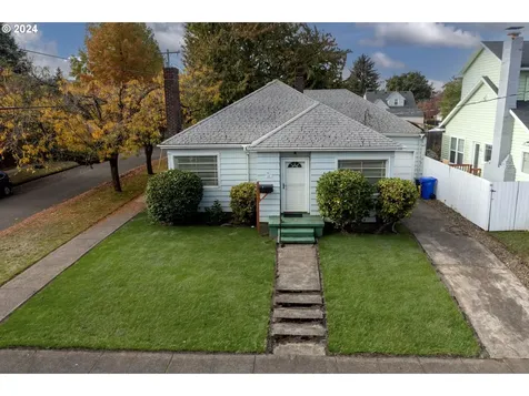 7403 N Mckenna Avenue Portland OR 97203