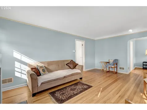 7403 N Mckenna Avenue Portland OR 97203