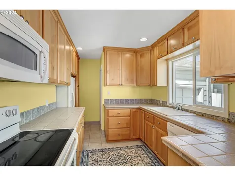 7403 N Mckenna Avenue Portland OR 97203