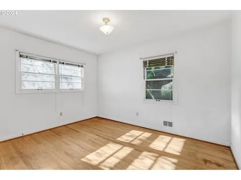 7403 N Mckenna Avenue Portland OR 97203