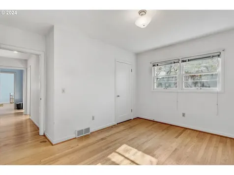 7403 N Mckenna Avenue Portland OR 97203