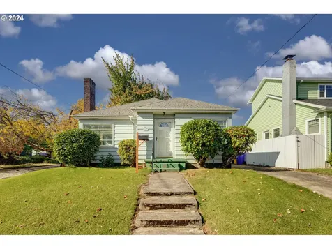 7403 N Mckenna Avenue Portland OR 97203