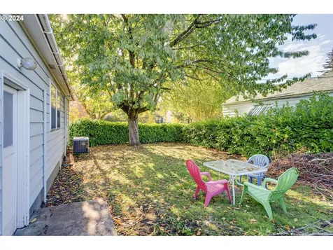 7403 N Mckenna Avenue Portland OR 97203