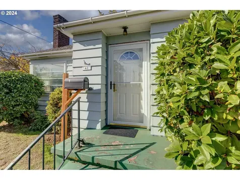 7403 N Mckenna Avenue Portland OR 97203