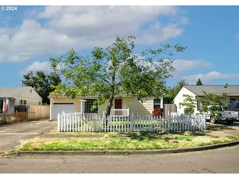 1534 A Street Springfield OR 97477