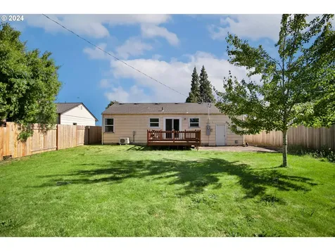 1534 A Street Springfield OR 97477