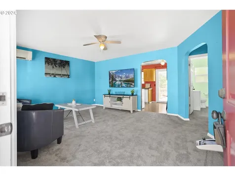 1534 A Street Springfield OR 97477