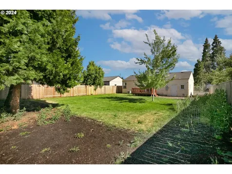 1534 A Street Springfield OR 97477