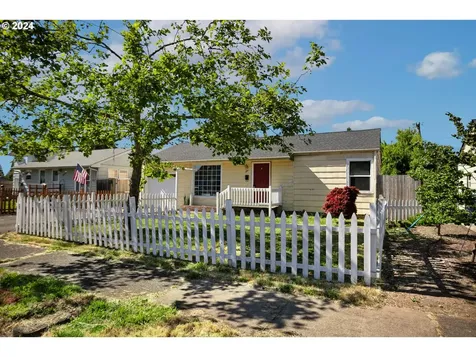 1534 A Street Springfield OR 97477