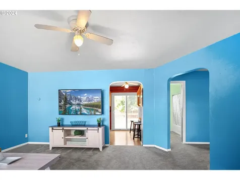 1534 A Street Springfield OR 97477