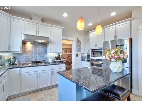 800 E Buttercup Street Yamhill OR 97148