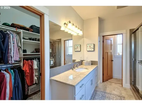 800 E Buttercup Street Yamhill OR 97148