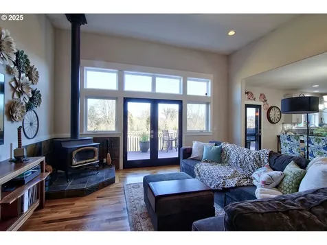 800 E Buttercup Street Yamhill OR 97148