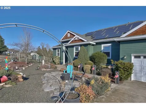 800 E Buttercup Street Yamhill OR 97148
