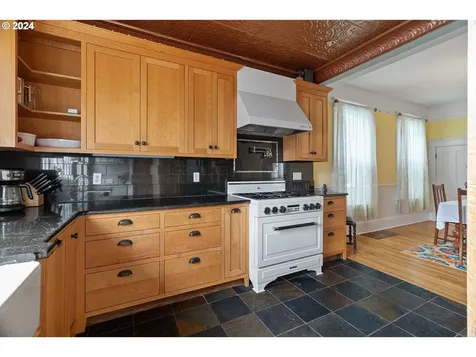 3442 SE Morrison Street Portland OR 97214