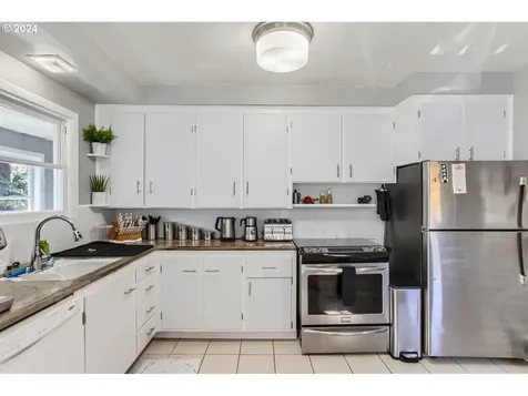 4547 NE 34th Avenue Portland OR 97211