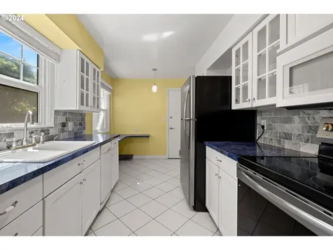 4220 Ne 69th Avenue Portland OR 97218