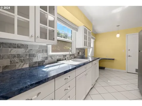 4220 Ne 69th Avenue Portland OR 97218