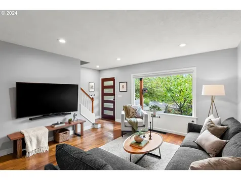 8260 NE Pacific Street Portland OR 97220