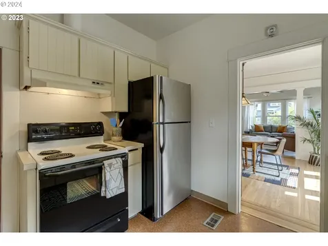 5027 Ne 10th Avenue Portland OR 97211