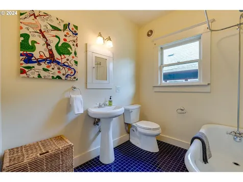 5027 Ne 10th Avenue Portland OR 97211