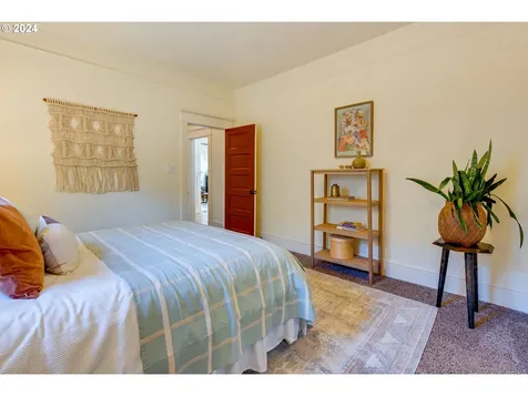 5027 Ne 10th Avenue Portland OR 97211