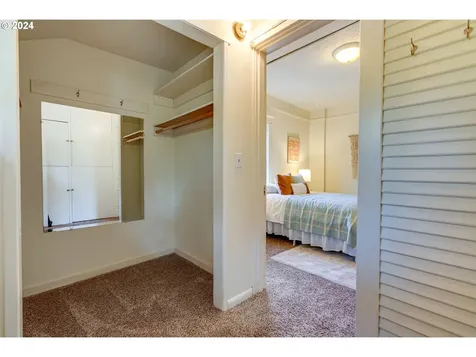 5027 Ne 10th Avenue Portland OR 97211