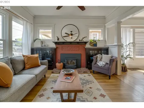 5027 Ne 10th Avenue Portland OR 97211