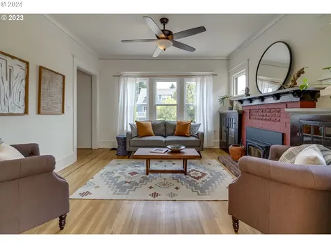 5027 Ne 10th Avenue Portland OR 97211