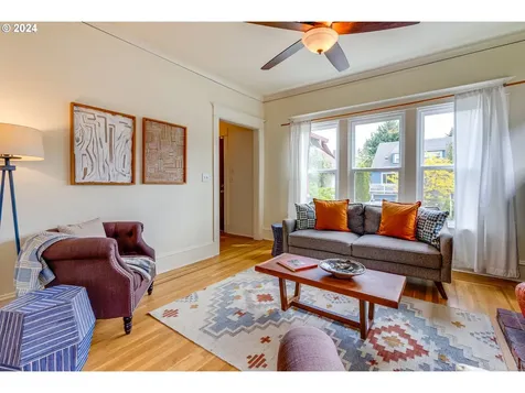 5027 Ne 10th Avenue Portland OR 97211