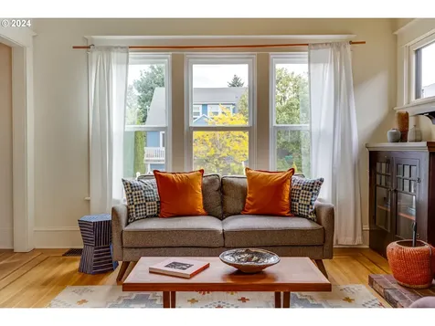 5027 Ne 10th Avenue Portland OR 97211