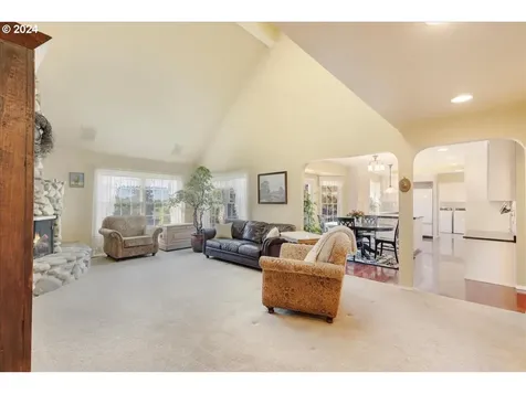 9876 Sw Peppertree Lane Portland OR 97224