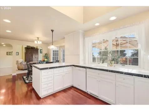 9876 Sw Peppertree Lane Portland OR 97224