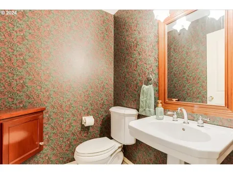 9876 Sw Peppertree Lane Portland OR 97224