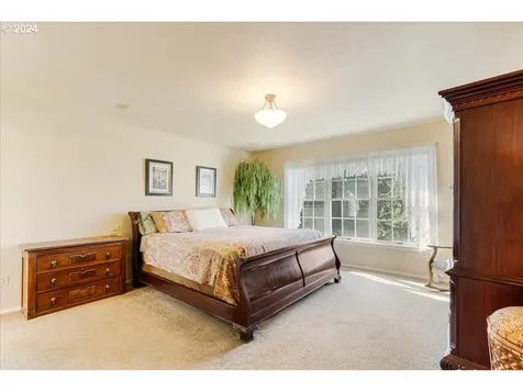 9876 Sw Peppertree Lane Portland OR 97224