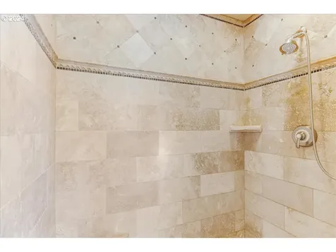 9876 Sw Peppertree Lane Portland OR 97224