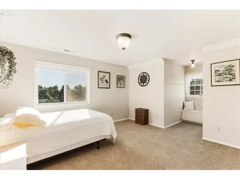 9876 Sw Peppertree Lane Portland OR 97224
