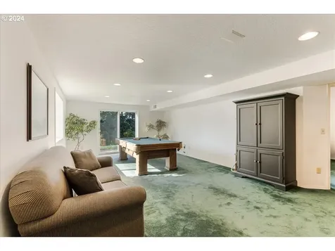 9876 Sw Peppertree Lane Portland OR 97224