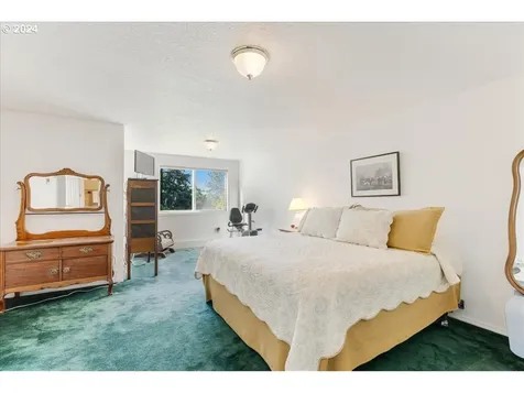 9876 Sw Peppertree Lane Portland OR 97224