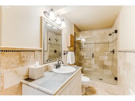 9876 Sw Peppertree Lane Portland OR 97224