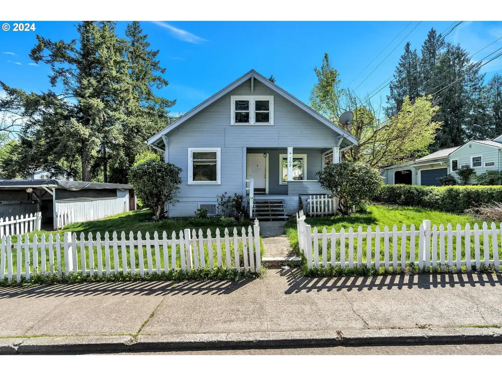 702 Division Street Oregon City OR 97045